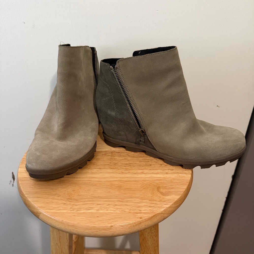 Sorel Women's Taupe Ankle Booties